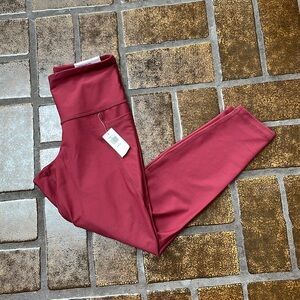 NWT Old Navy Cranberry High Rise Side Pocket 7/8 Ankle Legging